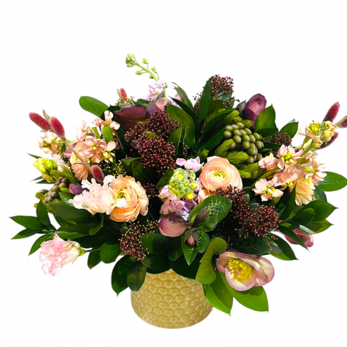 Aranjament floral cu ranunculus, matthiola, helleborus si brunia. [3]