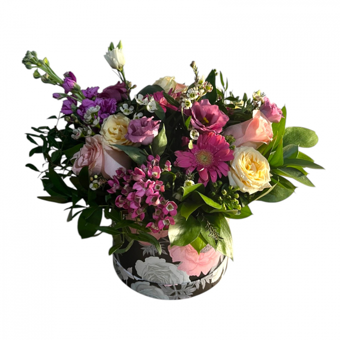 Aranjament floral în cutie trandafiri, lisianthus, bouvardia, matthiola [2]