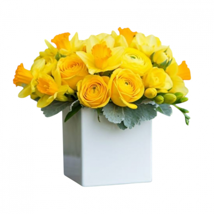 Aranjament floral trandafiri, ranunculus, narcise si frezii [1]