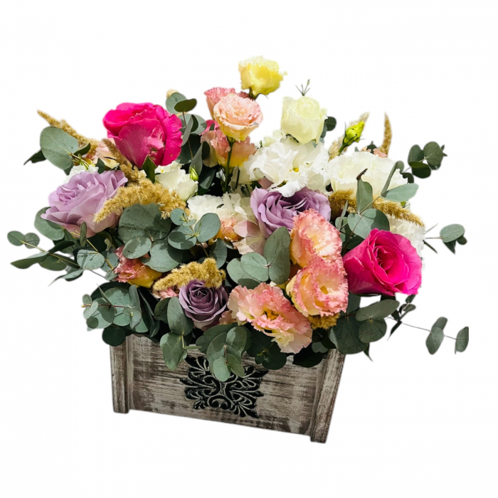 Aranjament floral trandafiri și lisianthus. [1]