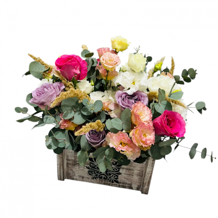Aranjament floral trandafiri și lisianthus. [2]