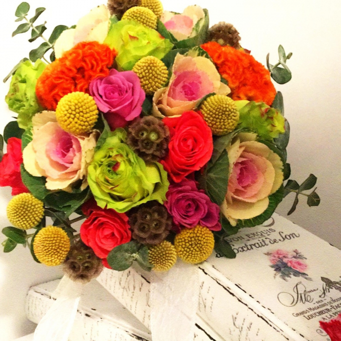 Buchet de mireasă cu trandafiri, celosia și brassica. [2]