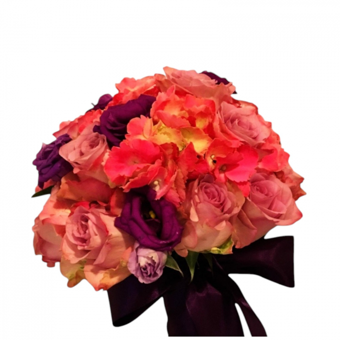 Buchet de nasa cu hortensie, trandafiri si lisianthus. [2]