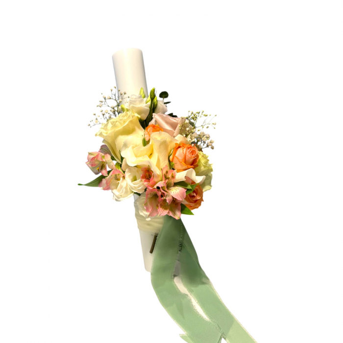 Lumânare de botez trandafiri albi și lila, lisianthus alb și alstroemeria roz. [1]