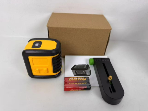 Produse - Nivela laser,, 360° grade cu 2 linii cruce, 6.5X6.5X5 cm, IP54, precizie ± 0.5 mm/m, ± 3° domeniu de autonivelare, baterii si accesorii incluse Negru/Galben