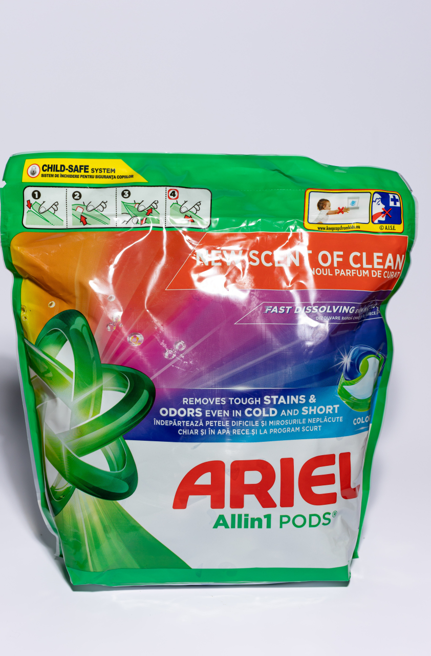 Ariel All in One Pods Color, detergent automat de rufe, capsule, 65 buc [2]