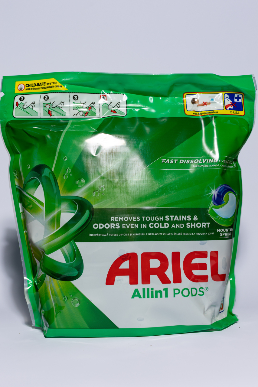Ariel All in One Pods Mountain Spring, detergent automat de rufe, capsule, 65 buc [2]