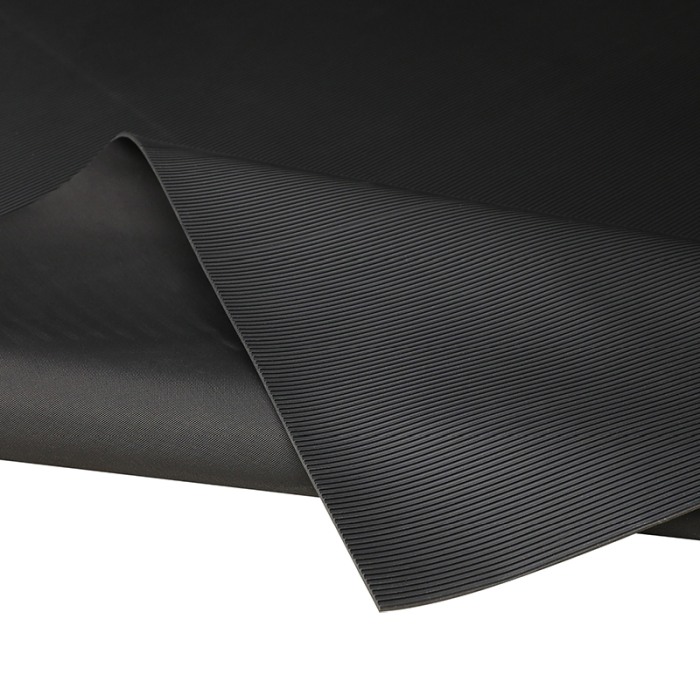 Covor cauciuc antiderapant striatii fine 4mm grosime, 1500 mm latime [2]