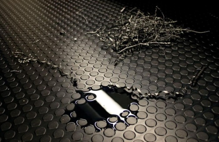 Rola covor cauciuc antiderapant cu buline 3mm grosime, 1500 mm latime, 10m lungime (15 mp) [5]