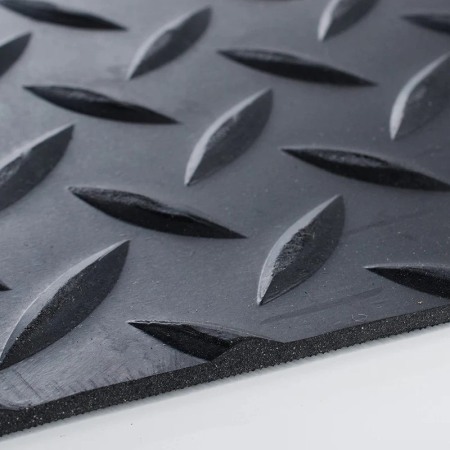 Covor cauciuc antiderapant cu Diamant 3mm grosime, 1500 mm latime [4]