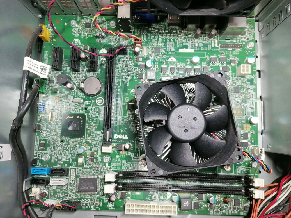 Set Placa de baza Dell + Intel Core i5-2400 + Cooler + Carcasa / MIH61R MB / Socket LGA1155 [6]