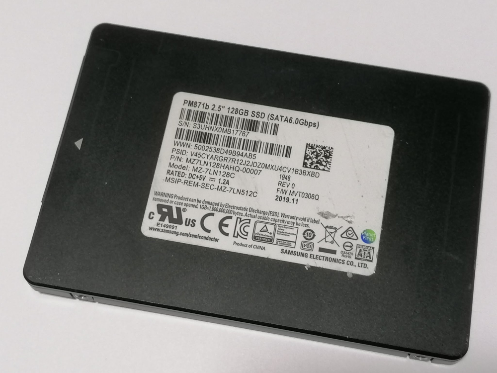 SSD Samsung PM871b 128GB – 2.5" SATA / MZ-7LN128C / MZ7LN128HAHQ-00007 [2]
