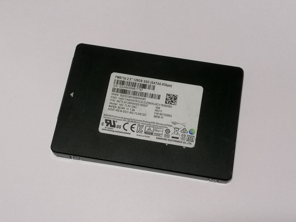 SSD Samsung PM871b 128GB – 2.5" SATA / MZ-7LN128C / MZ7LN128HAHQ-00007 [3]