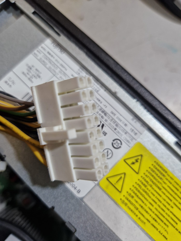 Sursa Fujitsu D12-250P1A – 250W – Second [4]