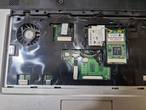 Carcasa completa Toshiba Satellite L300-1AM PSLBGE + Procesor + Cooler – Second [2]