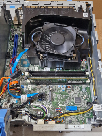 Placi de baza - Placa de baza Dell Precision 3420 + Procesor Intel Pentium G4560 + Cooler – Second