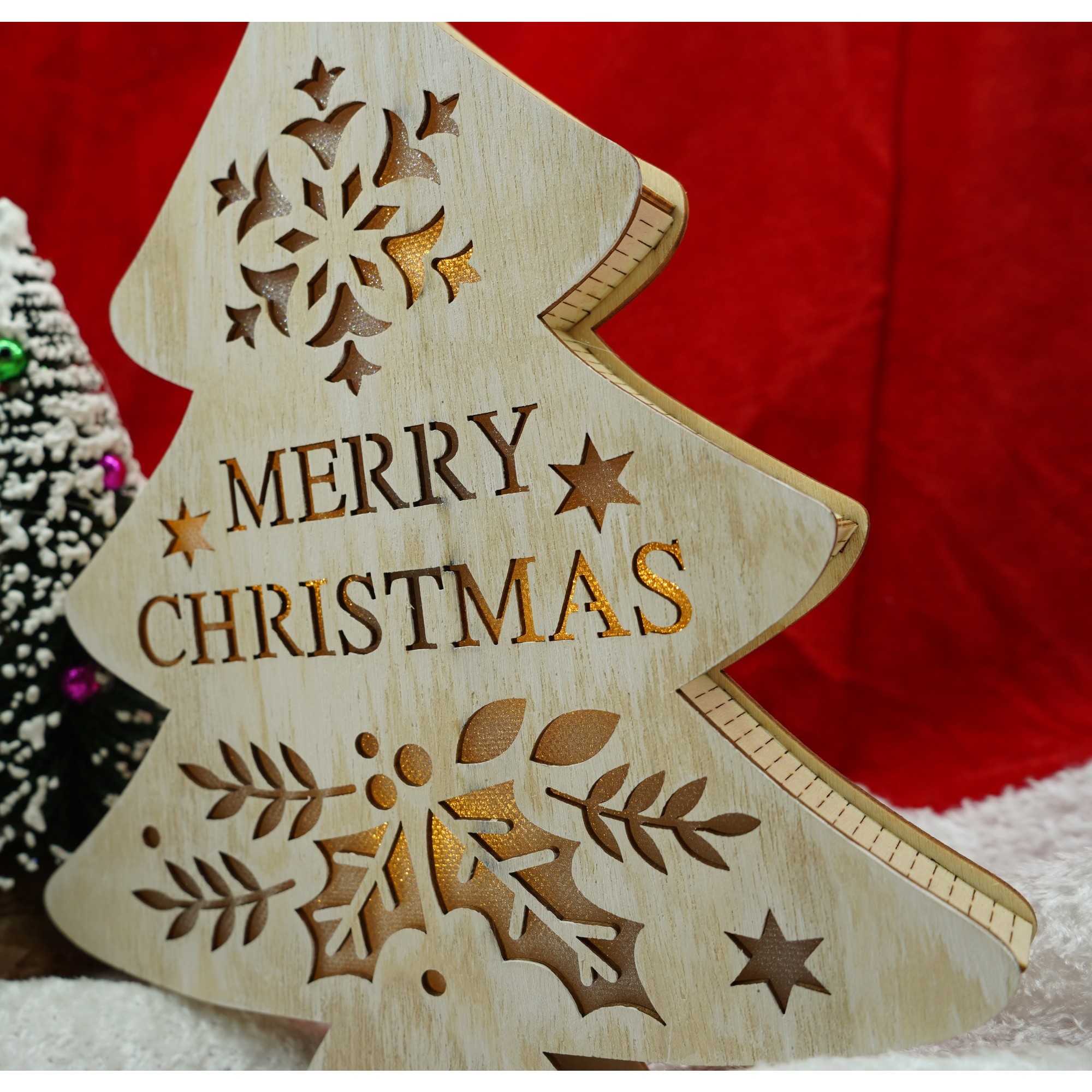 Decoratiune luminoasa, model de Brad cu inscriptie Marry Christmas, alb, lungime: 19 cm, latime: 3 cm, inaltime: 22 cm, lemn, interior/exterior [4]