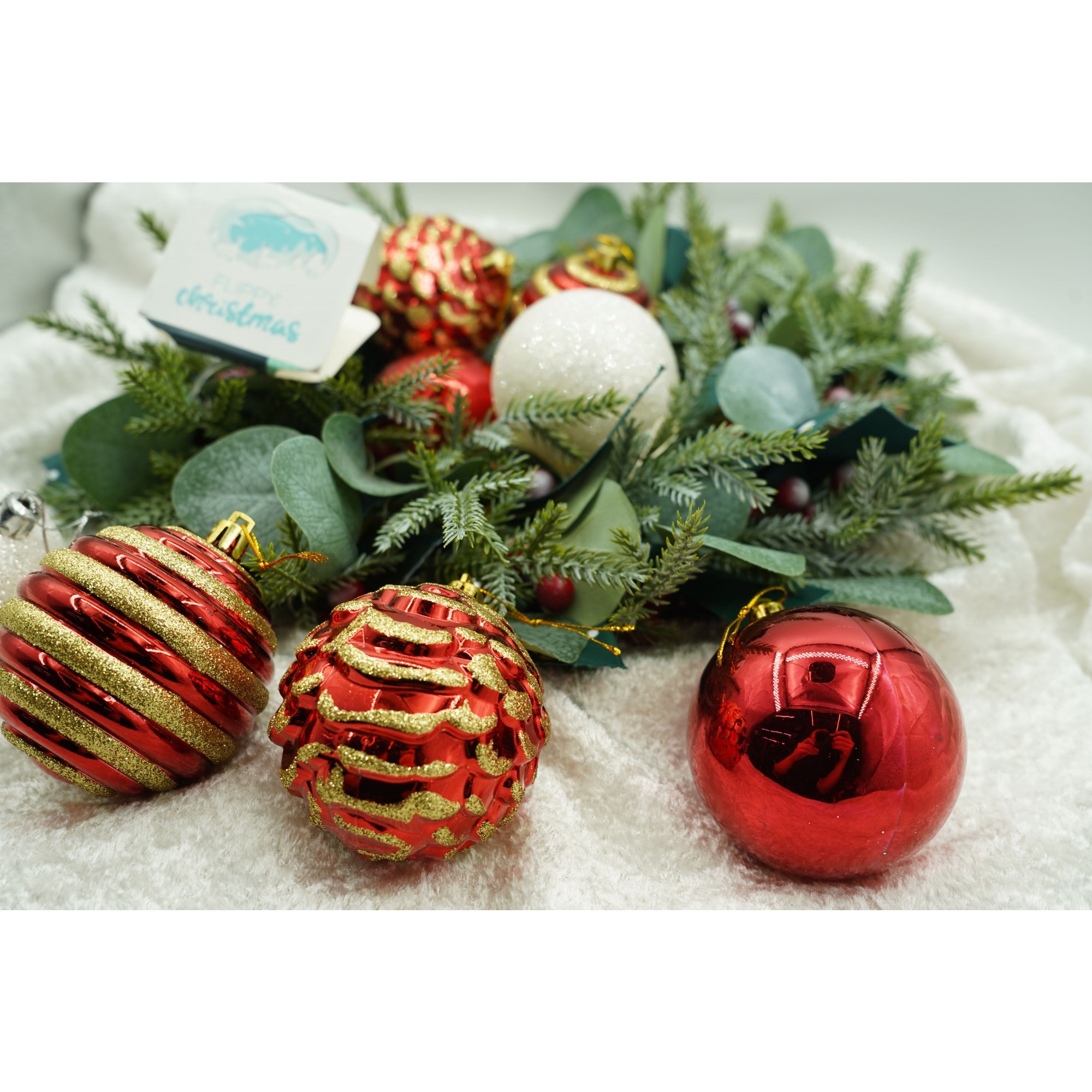 Set de 24 ornamente de brad, Flippy, de tip Glob, Alb/ Rosu, cu ø de 7 cm, din plastic, cu finisaj sclipitor , cutie 16 cm lungime x 36 cm inaltime x 16 cm adancime [5]