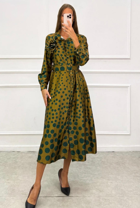 Rochie midi damă cu buline, curea și floare decorativă [5]