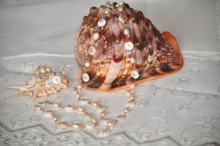 Handmade - Set cu perle si scoici naturale