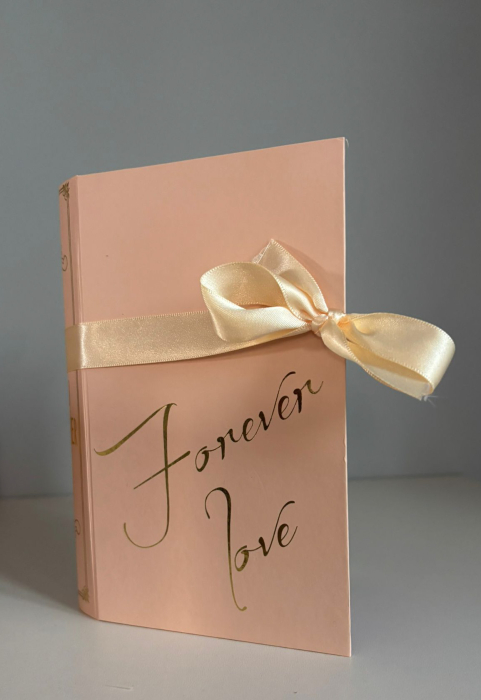 Carte elegantă cu mesaj „Forever Love”, cu initiala numelui personalizata [3]