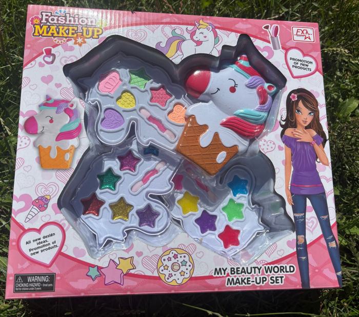 TRUSA MACHIAJ JUCARIE PENTRU COPII FASHION MAKE- UP IN FORMA DE UNICORN, CU FARDURI [1]