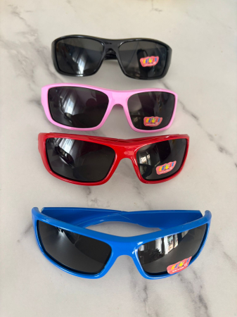 ACCESORII - OCHELARI DE SOARE PENTRU COPII, CULORI DIFERITE