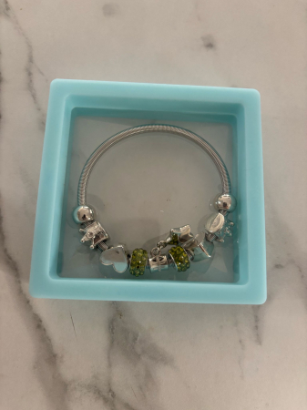 ACCESORII - Bratara fashion pentru copii in cutie cadou- model charm colorat