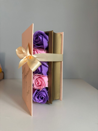 ARANJAMENTE FLORI - Carte elegantă cu mesaj „Forever Love”, cu initiala numelui personalizata