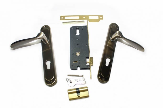 Broasca cu butuc si silduri L11 AB (yala) [2]