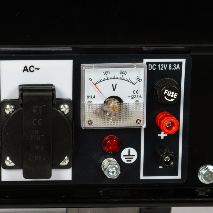 Generator Micul Fermier, 2.8KW, cu pornire manuala, motor benzina 4T, doua prize 230V, rezervor combustibil 15L [10]