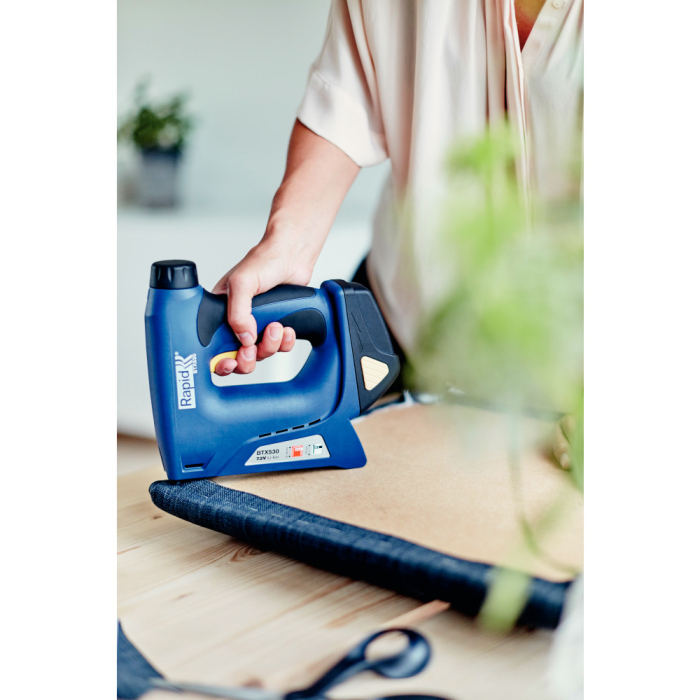 Rapid 5000128, Capsator/ciocan electric cu acumulator BTX530, functional cu capse No.53 si cuie No.8, + geanta [12]