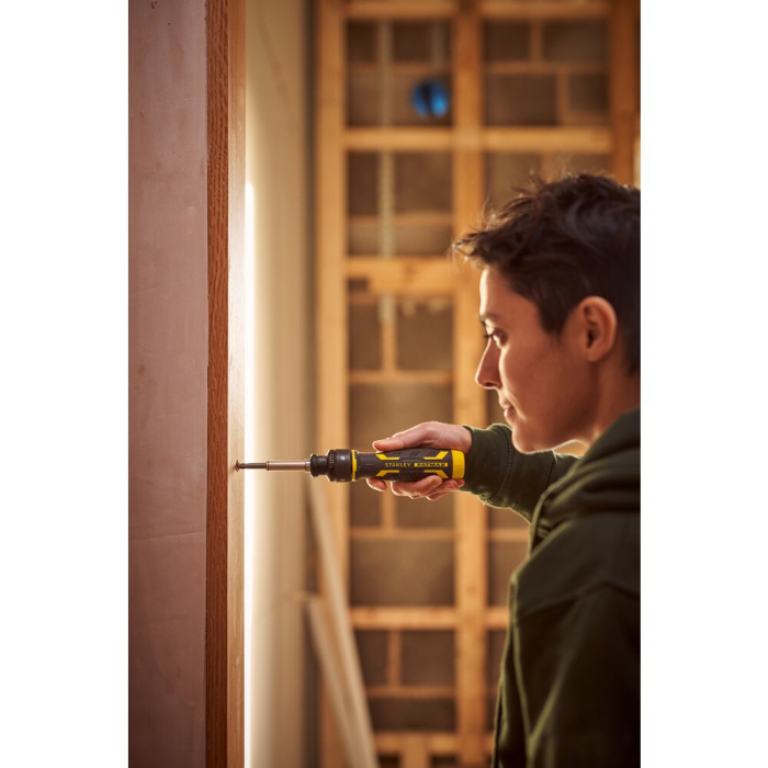 Stanley FMHT62692-0, Surubelnita multibit SpeedDrive FatMax cu clichet, magazie de biti + 3 biti inclusi [24]