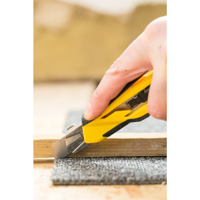 Stanley STHT10270-0, Cutter Air cu blocare automata + 3 lame segmentate 18mm [4]