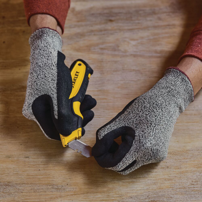 Stanley STHT10479-0, Cutter Premium cu lama retractabila, 175mm + 3 lame trapezoidale 62mm [10]