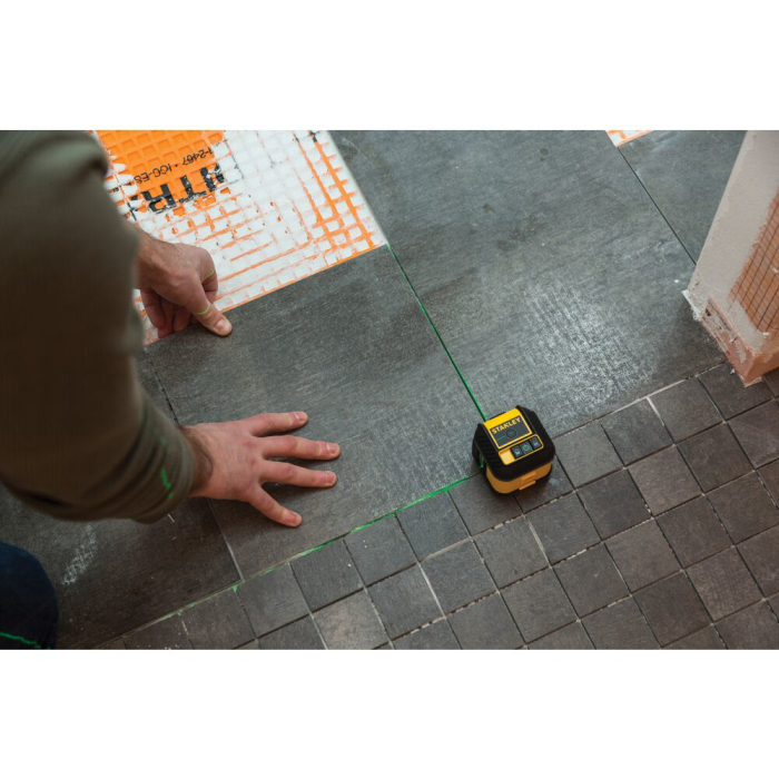 Stanley STHT77592-1, nivela laser cross 90, cu linie in cruce + un fascicul 90 grade, lumina verde, auto-nivelare, prindere cu clema, QuickLink, raza actiune 12m, include 2 baterii AA, clema si husa [16]