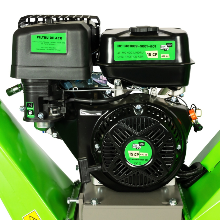 Tocator de crengi Micul Fermier, motor benzina 15 CP, cu carlig de remorcare, 120 mm diametru maxim de taiere, pentru rumegus [13]