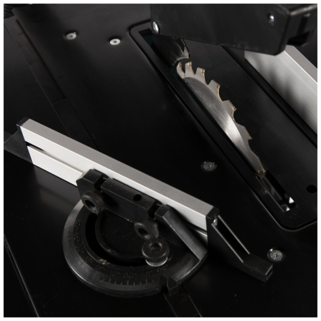 Fierastrau circular cu masa pentru lemn 1800W [8]