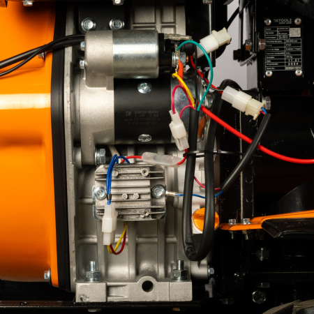 Mini tractor Detoolz, 17cp, 530cc, motor pe motorina 4T, 4X4, 4 viteze, pornire electrica, 2 cutii de viteze [0]