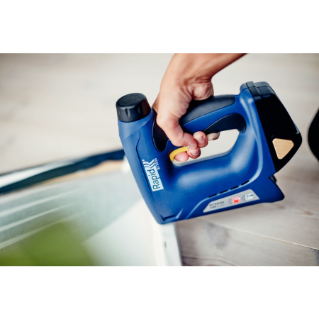 Rapid 5000128, Capsator/ciocan electric cu acumulator BTX530, functional cu capse No.53 si cuie No.8, + geanta [16]