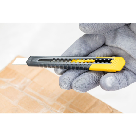Stanley 0-10-150, Cutter cu blocare prin glisare, dispozitiv de rupere a lamei, 130mm + o lama segmentata 9mm [2]