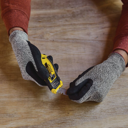 Stanley STHT10432-0, Cutter compact cu lama retractabila, 135mm + o lama trapezoidala 62mm [9]