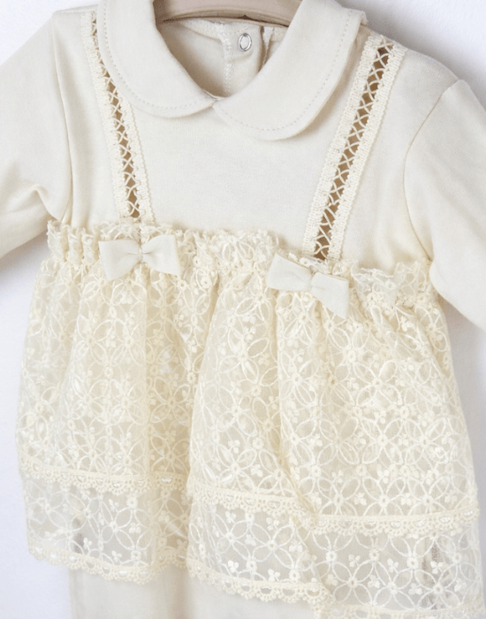 salopeta-bebe-fetite-bumbac-crem-dantela [2]