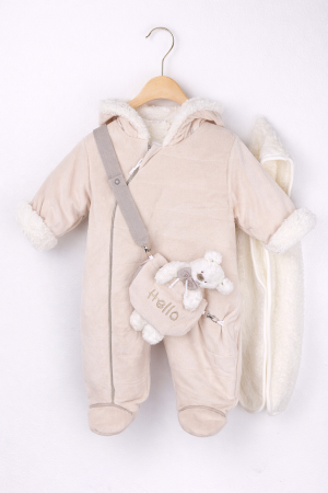 Ținute călduroase - Combinezon călduros bebe unisex 0–9 luni crem cu fular și borsetă