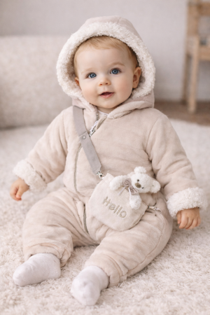 Noutăți - Combinezon călduros bebe unisex 0–9 luni crem cu fular și borsetă