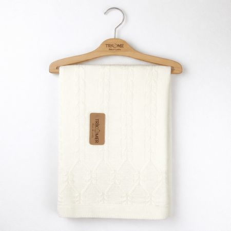 Accesorii vestimentare - Pătură bebe albă din tricot moale
