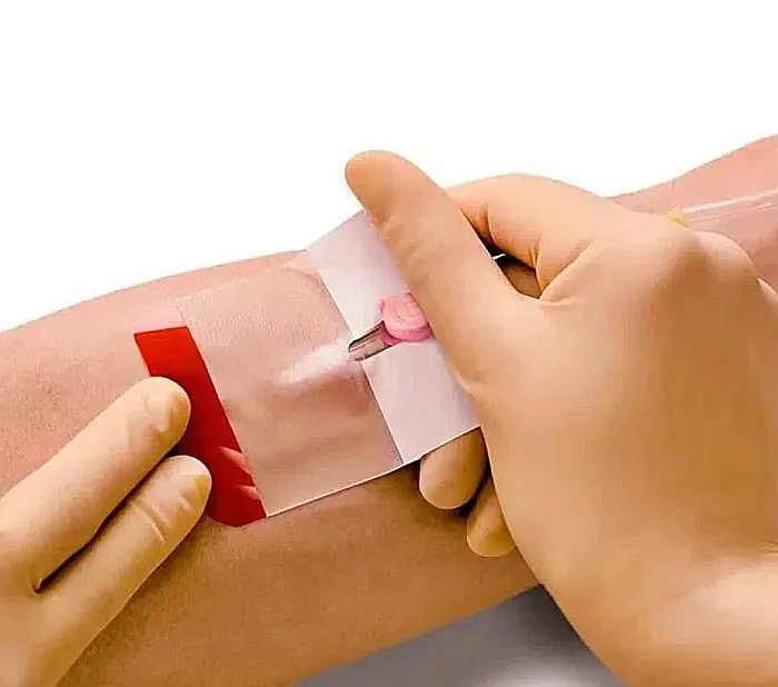 Plasturi transparenti fixare branula Leukomed IV film, cutie 50buc [3]