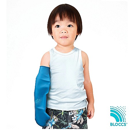 Protectii DryPro & Bloccs - Protectie Bloccs pentru bandaj si ghips pentru mana copil,  marime XS, circumferinta mainii 16-18cm, lungime protectie 33cm