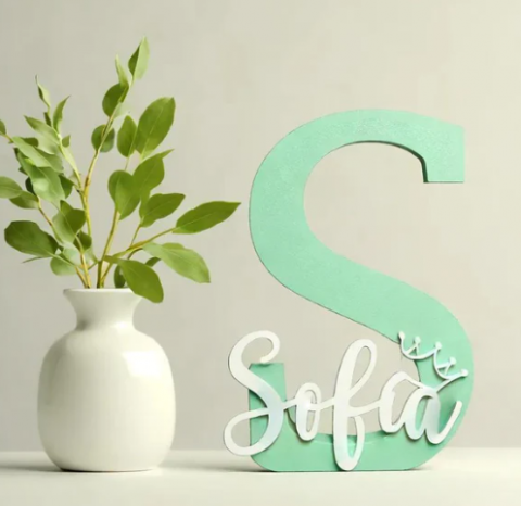 Inițială decorativă personalizată [3]