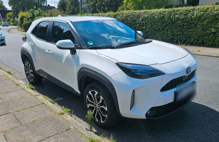 Bara fata Alb Toyota Yaris Cross 2020-2025 VOPSITA TU Alegi culoarea [2]